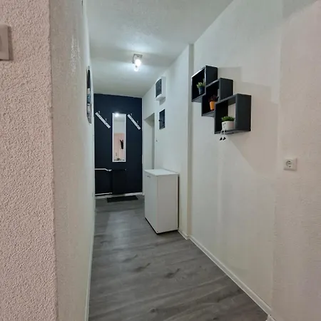 Apartment Black & White Modern Tuzla