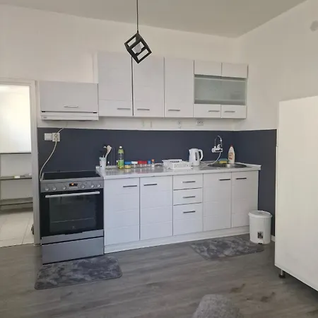 Black & White Modern *